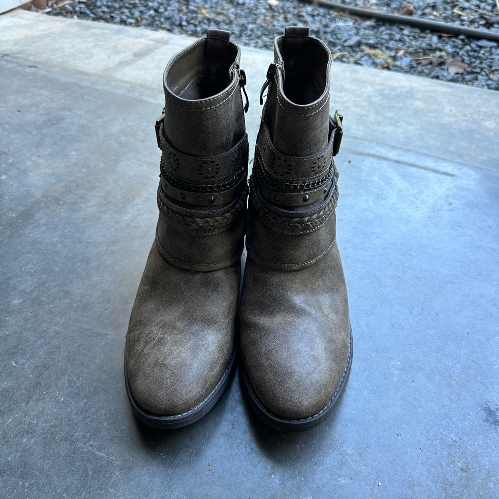 Limelight boots size 10